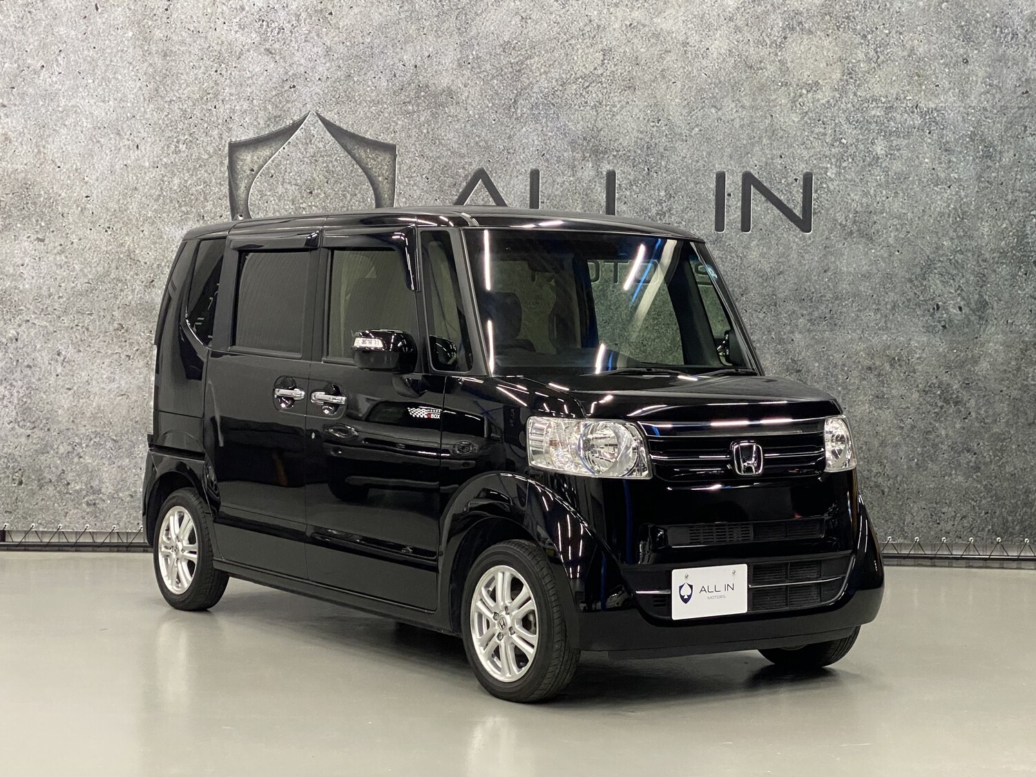 HONDA N-BOX G SS-PACKAGE H29 (2017) 51.000 KM SHAKEN 2 ANOS