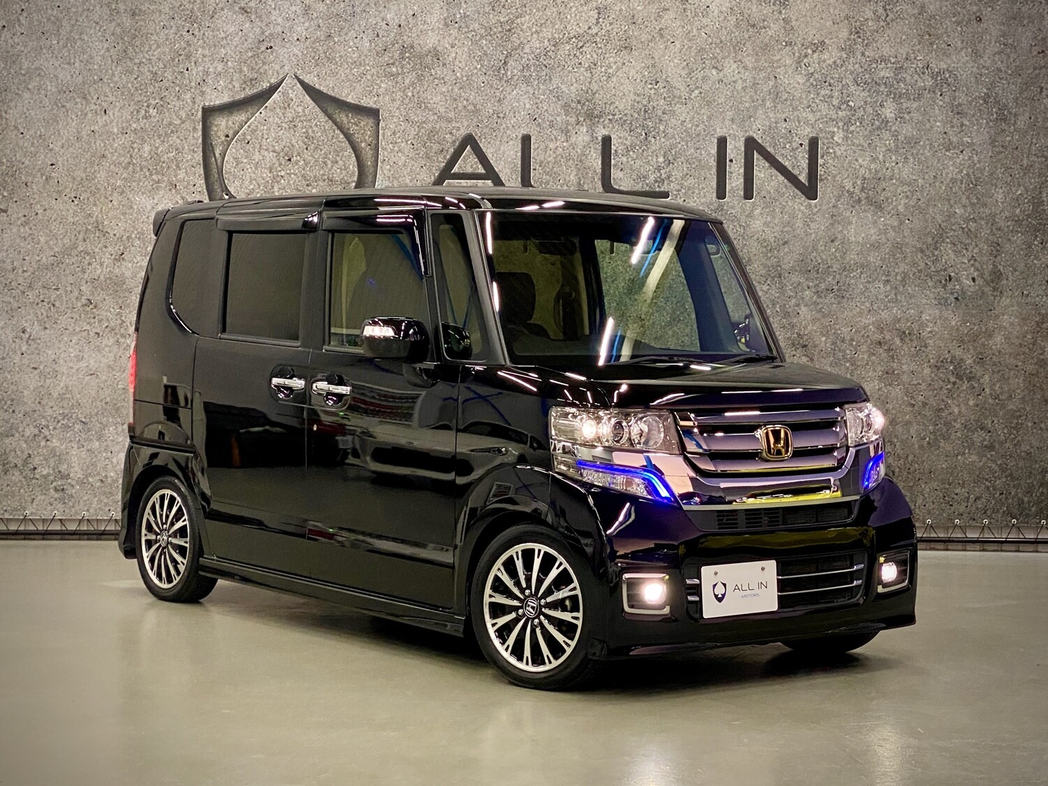 HONDA N-BOX CUSTOM TURBO SS-PACKAGE・ANO 29・75.000 KM