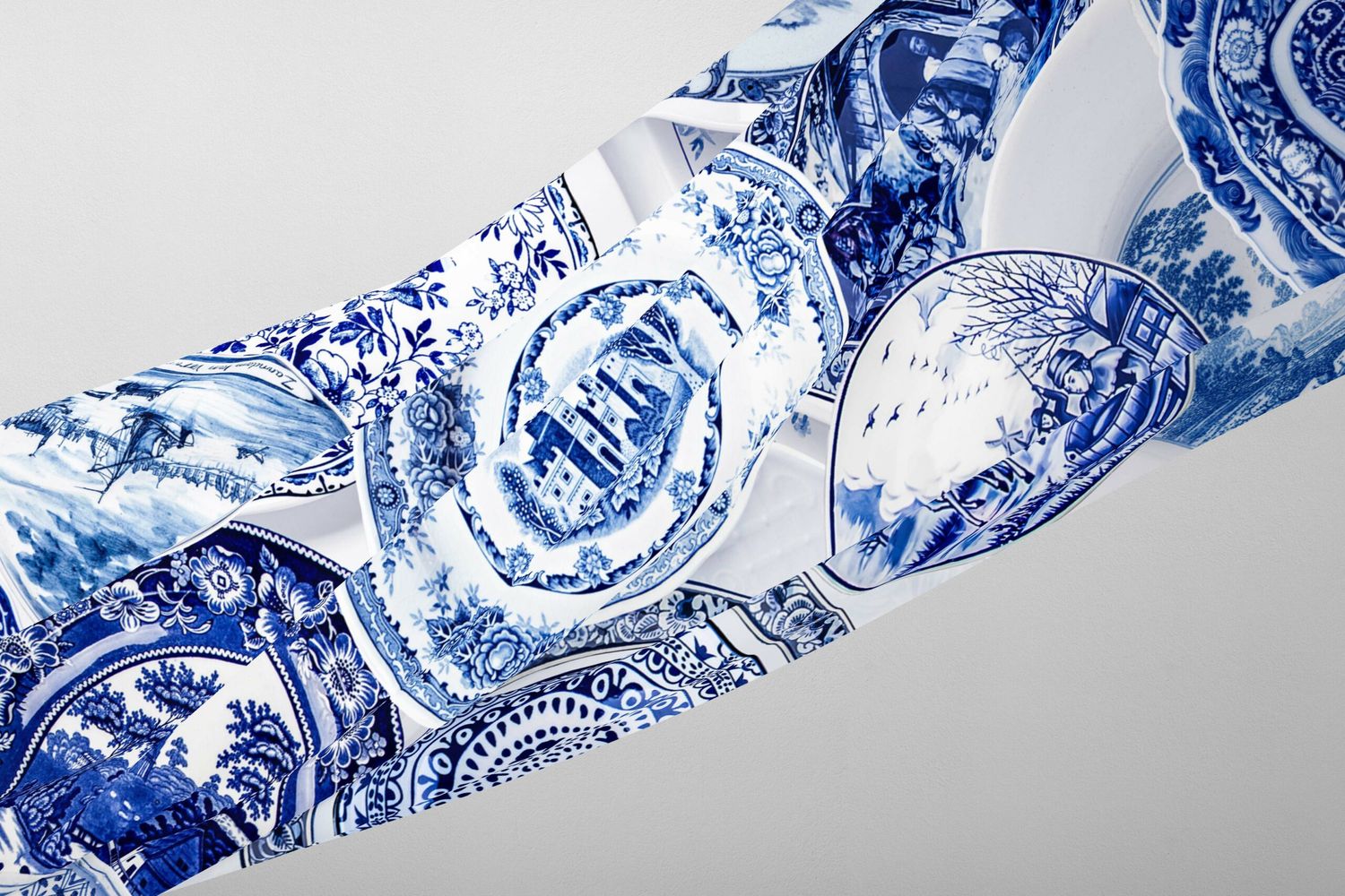 BLUE DELFT TABLECLOTH (MOCK LINEN)