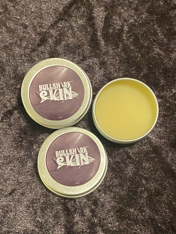 2 Tins Bullshark Skin Mini