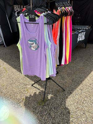 Men’s Tank Top with image of Bullshark w/Mom