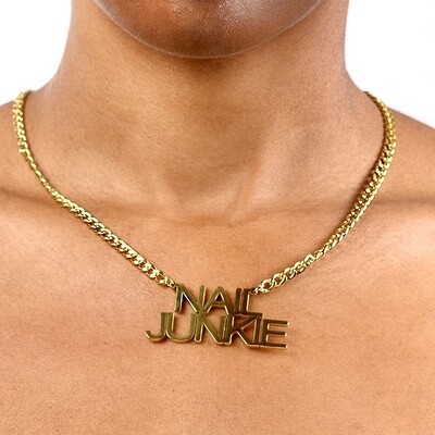 Nail Junkie Necklace (18K gold)