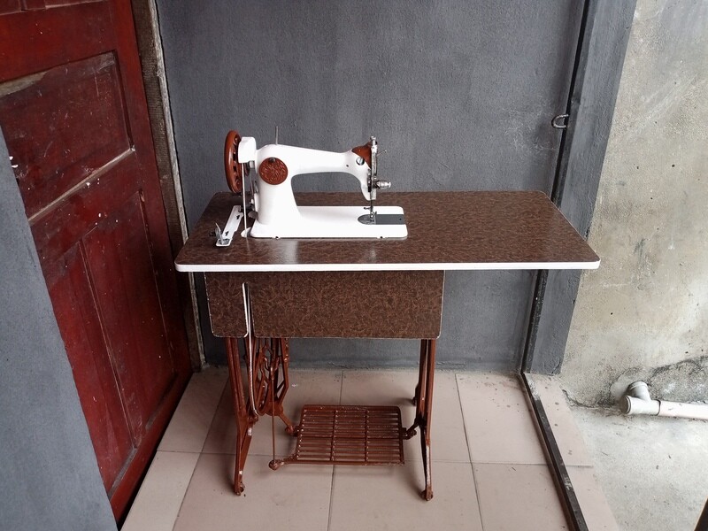 Beljium manual straight sewing