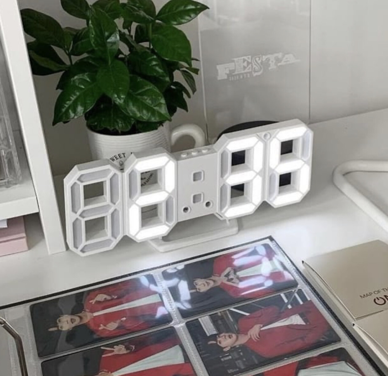 RELOJ LED aesthetic