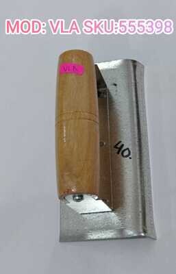 VOLTEADOR DE ALUMINIO MANGO D/MADERA.  CELTA MOD. VLA
