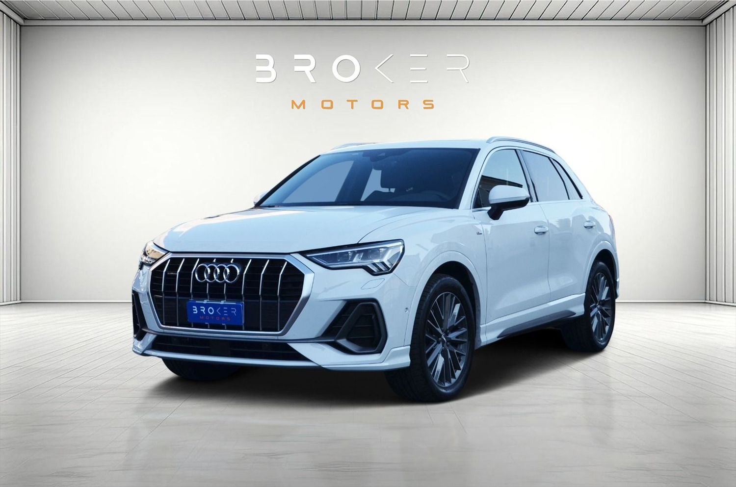 Audi Q3 45 2.0 benzina tfsi 230cv S line quattro - Pelle blu - Tetto -Uniprop. 45000km - 05/2019 Audi Q3 45 2.0 benzina tfsi 230cv S line quattro - Pelle blu - Tetto -Uniprop. 45000km - 05/2019