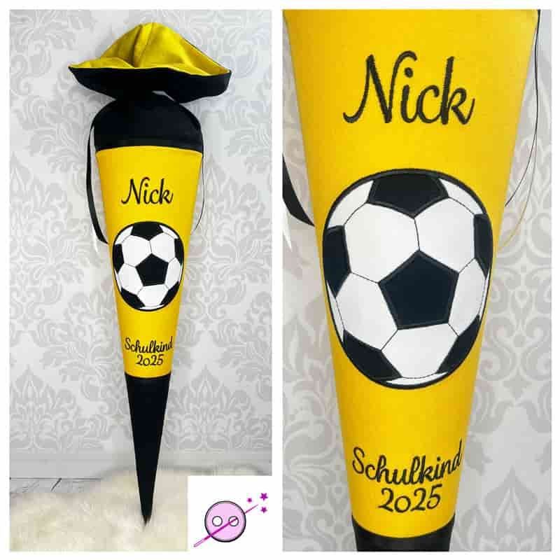 Fußball Schultüte gelb / schwarz  handmade aus Stoff für Jungs personalisiert mit Namen. Eine tolle Zuckertüte für Fußballfans mit einem großen Ball in der Mitte. Die Schultüte ist bestickt und in den Farben gelb schwarz. 
