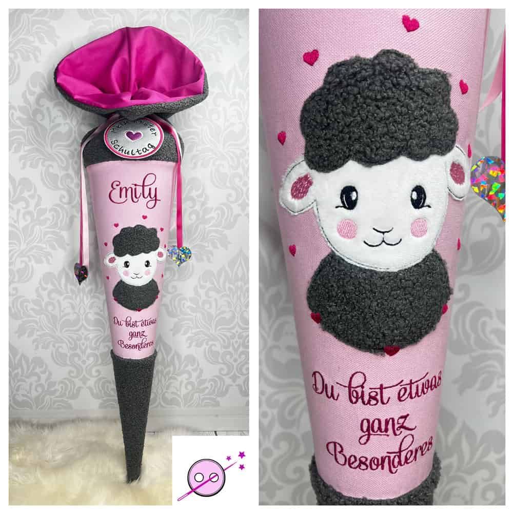 Schultüte aus Stoff mit einem Schafsmotiv