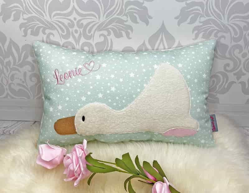 Platschente Kissen mint mit Sternen Platschente Kissen mint mit Sternen