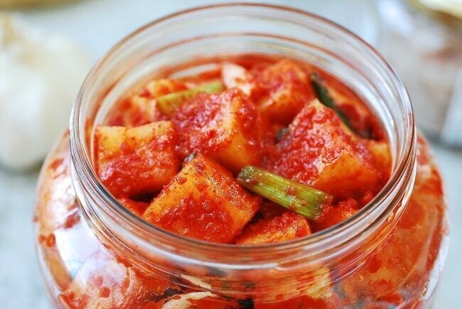 Kkakdugi kimchi