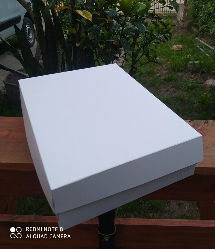 Caja DESAYUNO sin visor 31 x 24 x 9 cm BLANCA