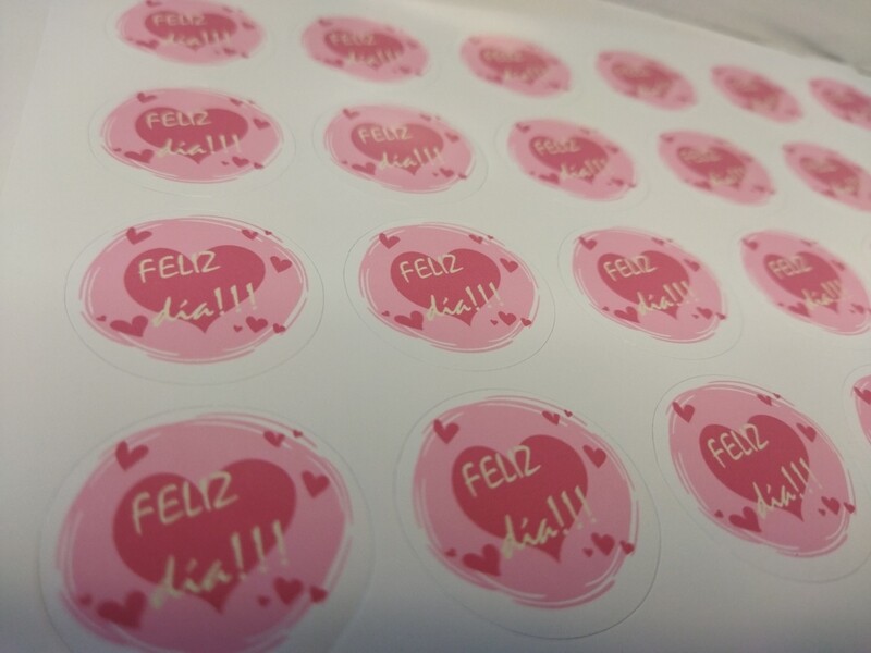 Stickers 3 cm diseño CORAZONES Feliz día