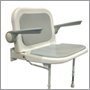 Asiento abatible a pared con brazos  y respaldo