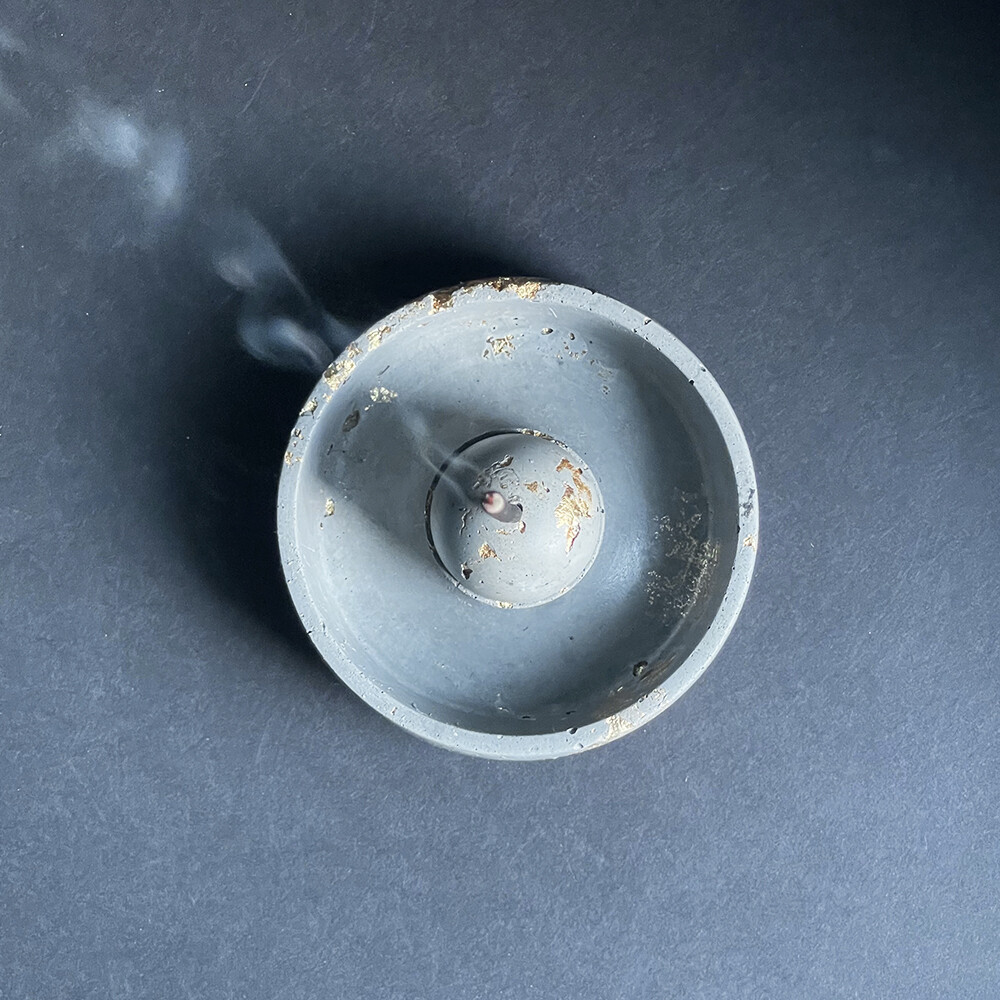 Gray Censer Bowl Infused with Gold Leaf
