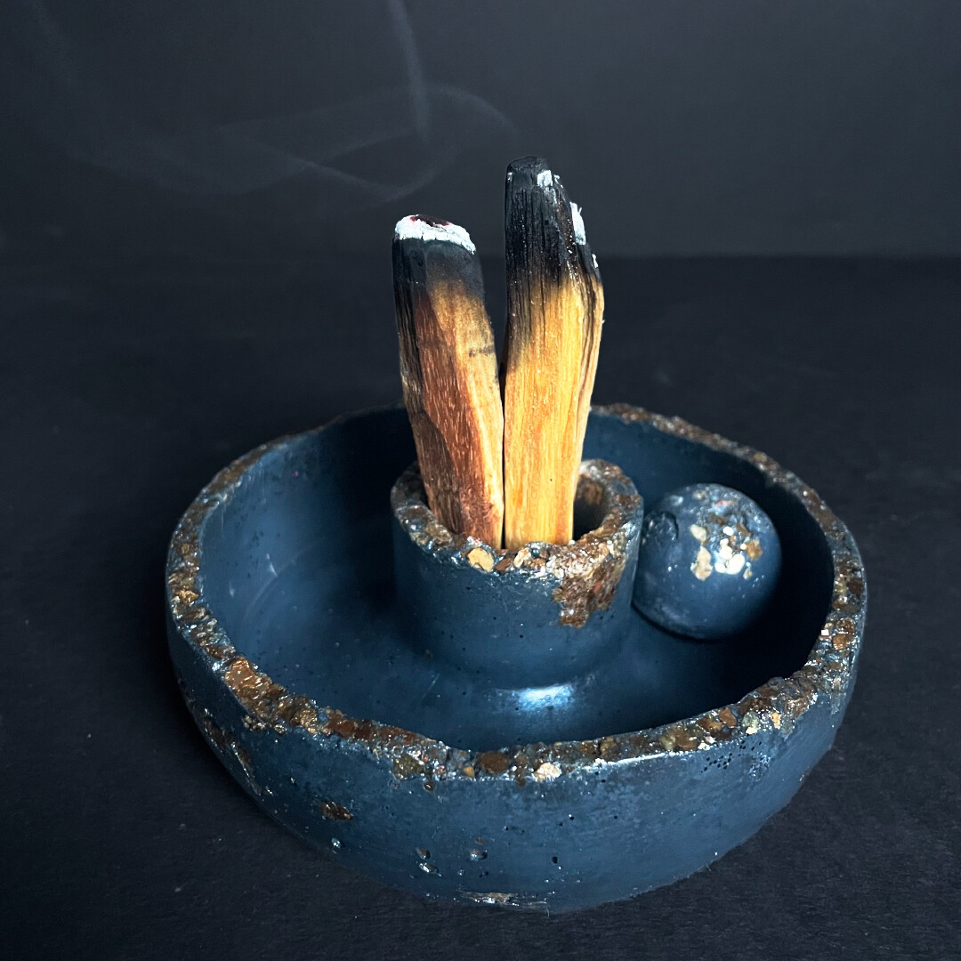 Blue Censer Bowl with Gold Mica