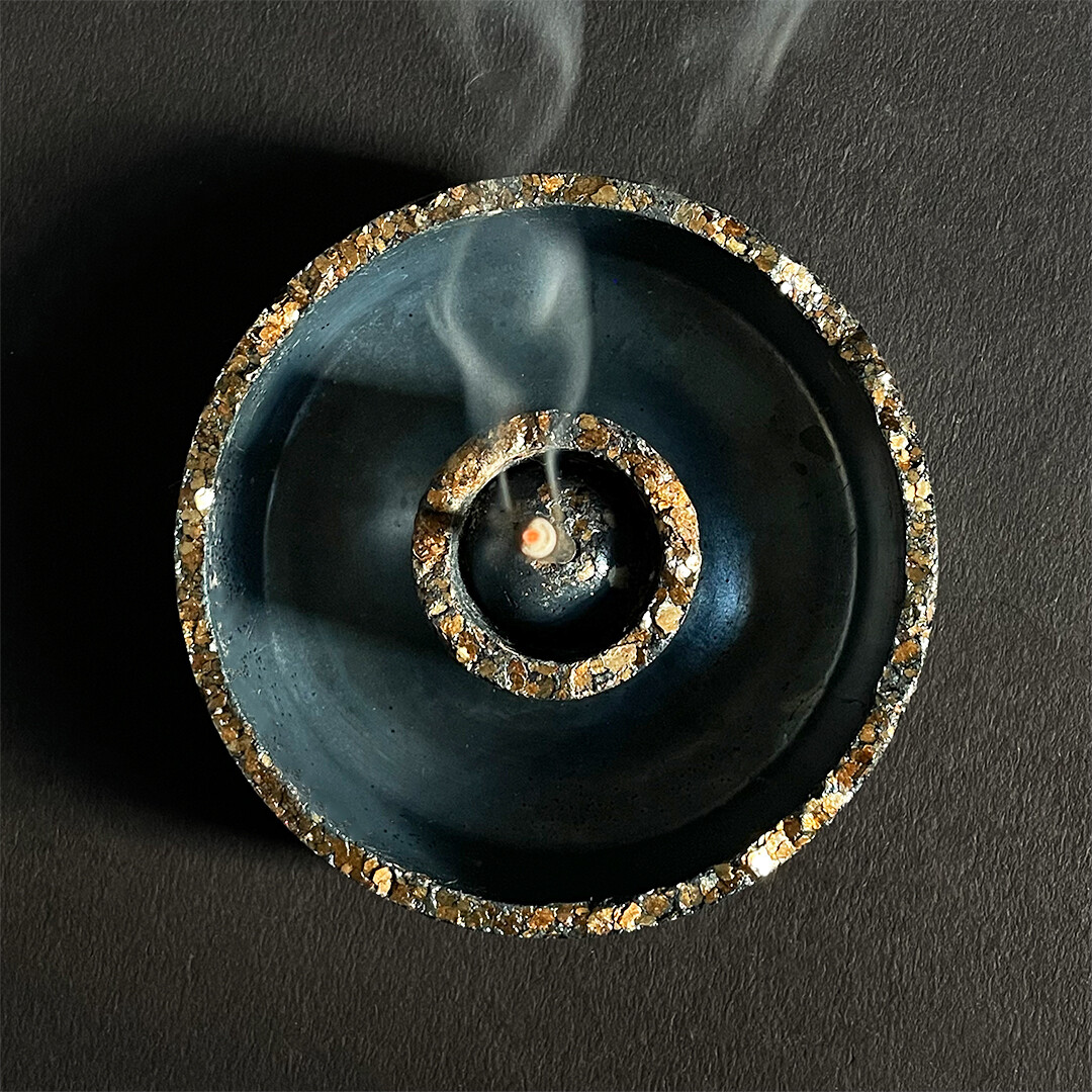 Blue Censer Bowl with Gold Mica
