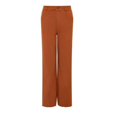 Классические джинсы в оранжевом цвете