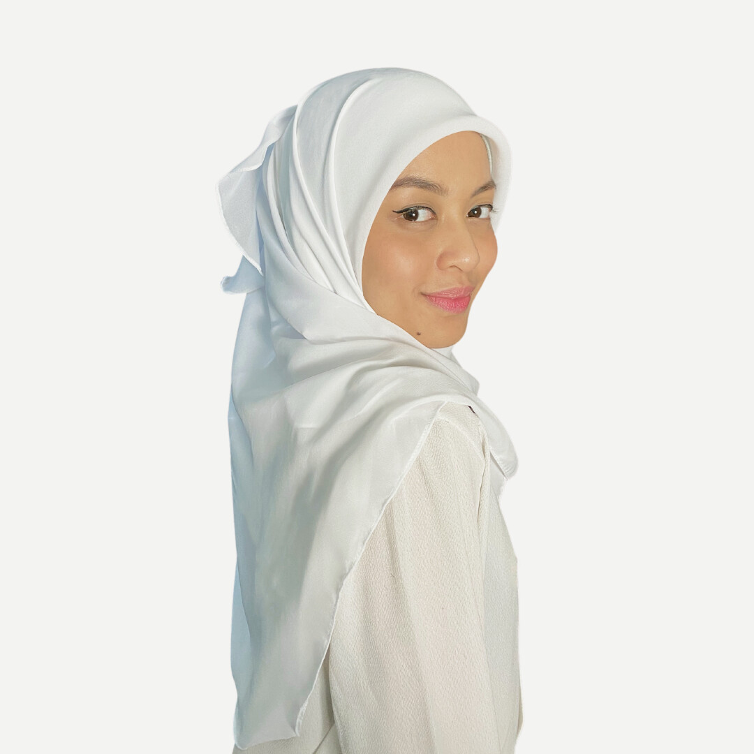 Square Plain in Offwhite