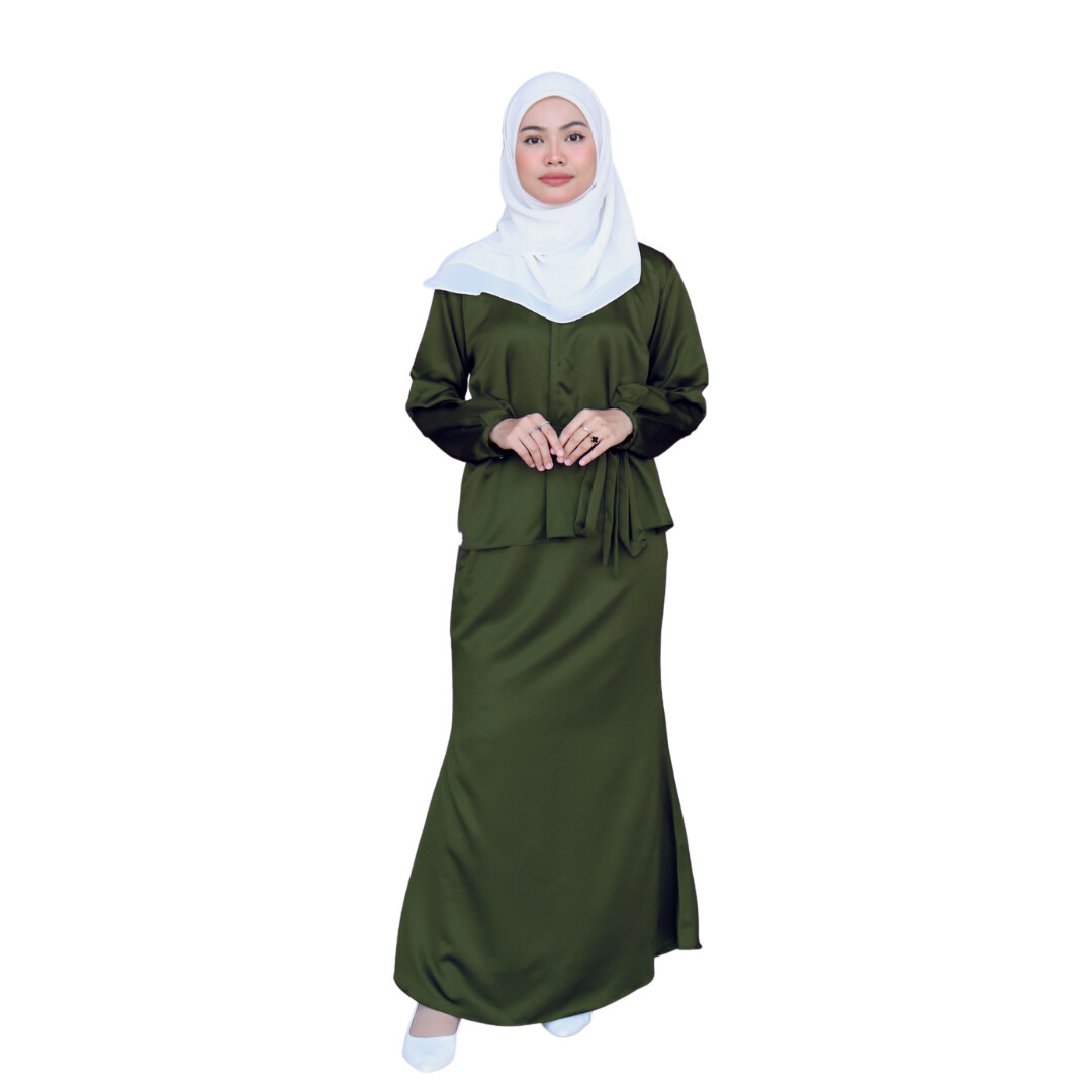 Attleya Set in Dark Olive