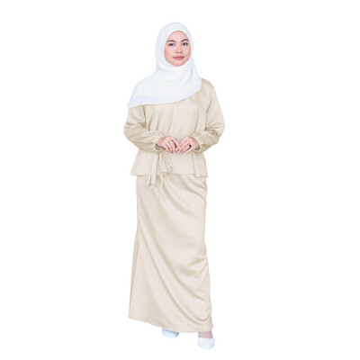 Attleya Set in Ivory