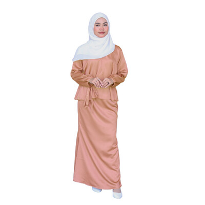 Attleya Set in Classic Orange