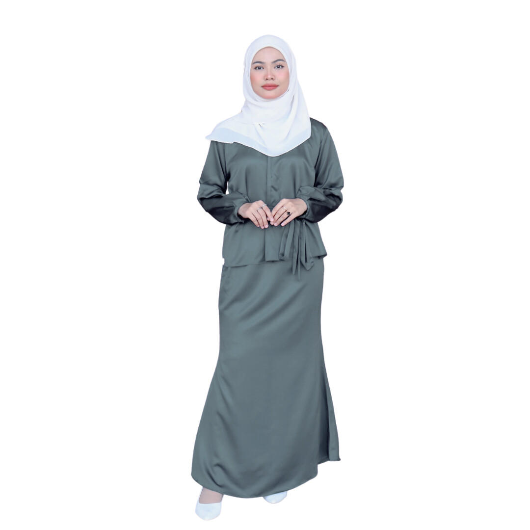 Attleya Set in Platinum Grey