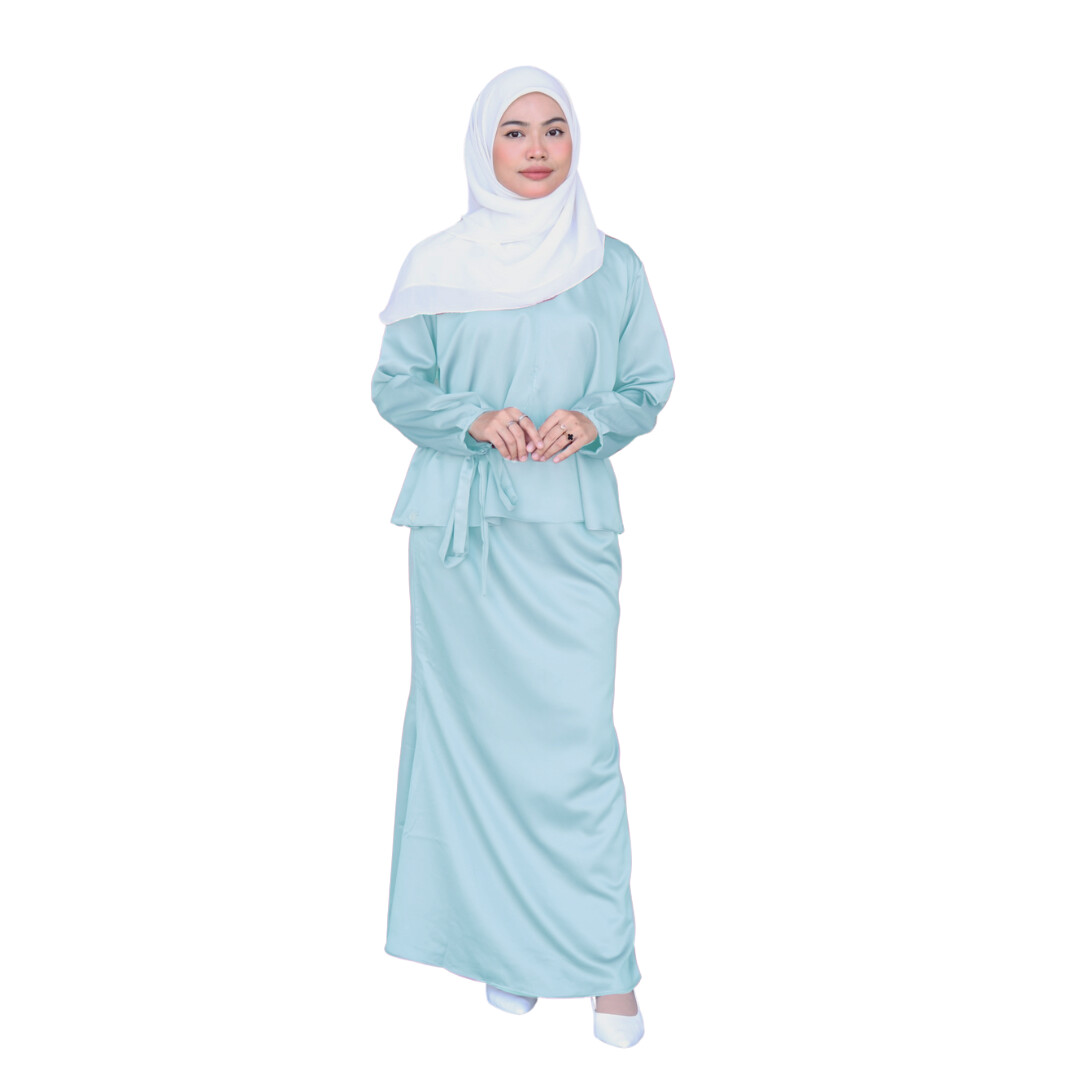 Attleya Set in Crystal Blue