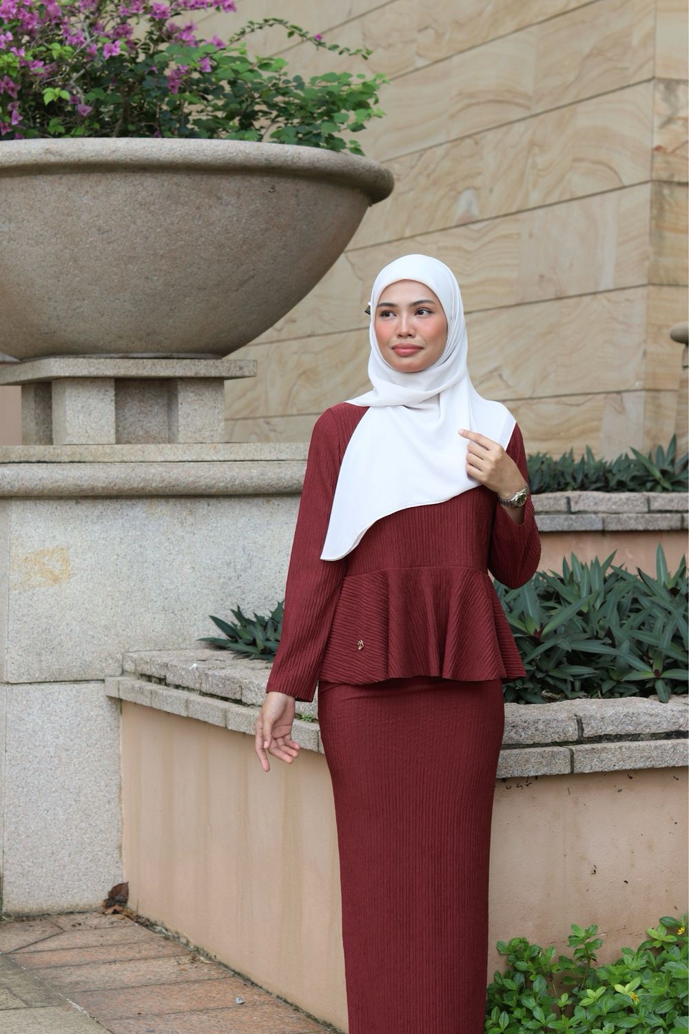 Olivia Set in Burnt Umber