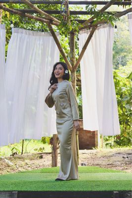 Purnama Luxe in Antique Gold