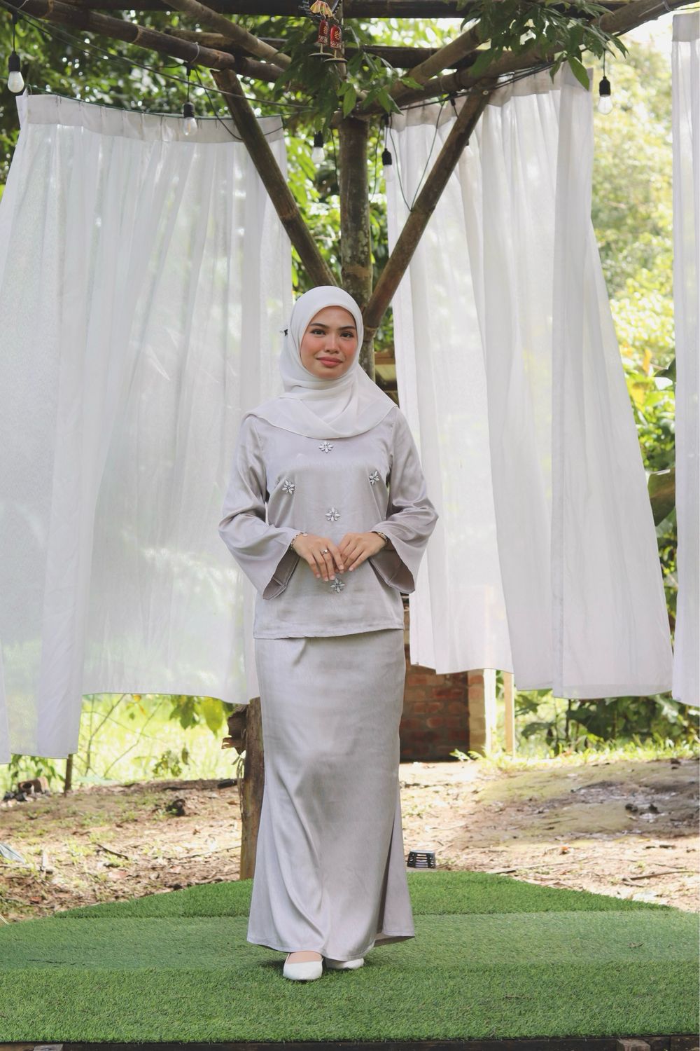 Purnama Luxe in Silver Beige
