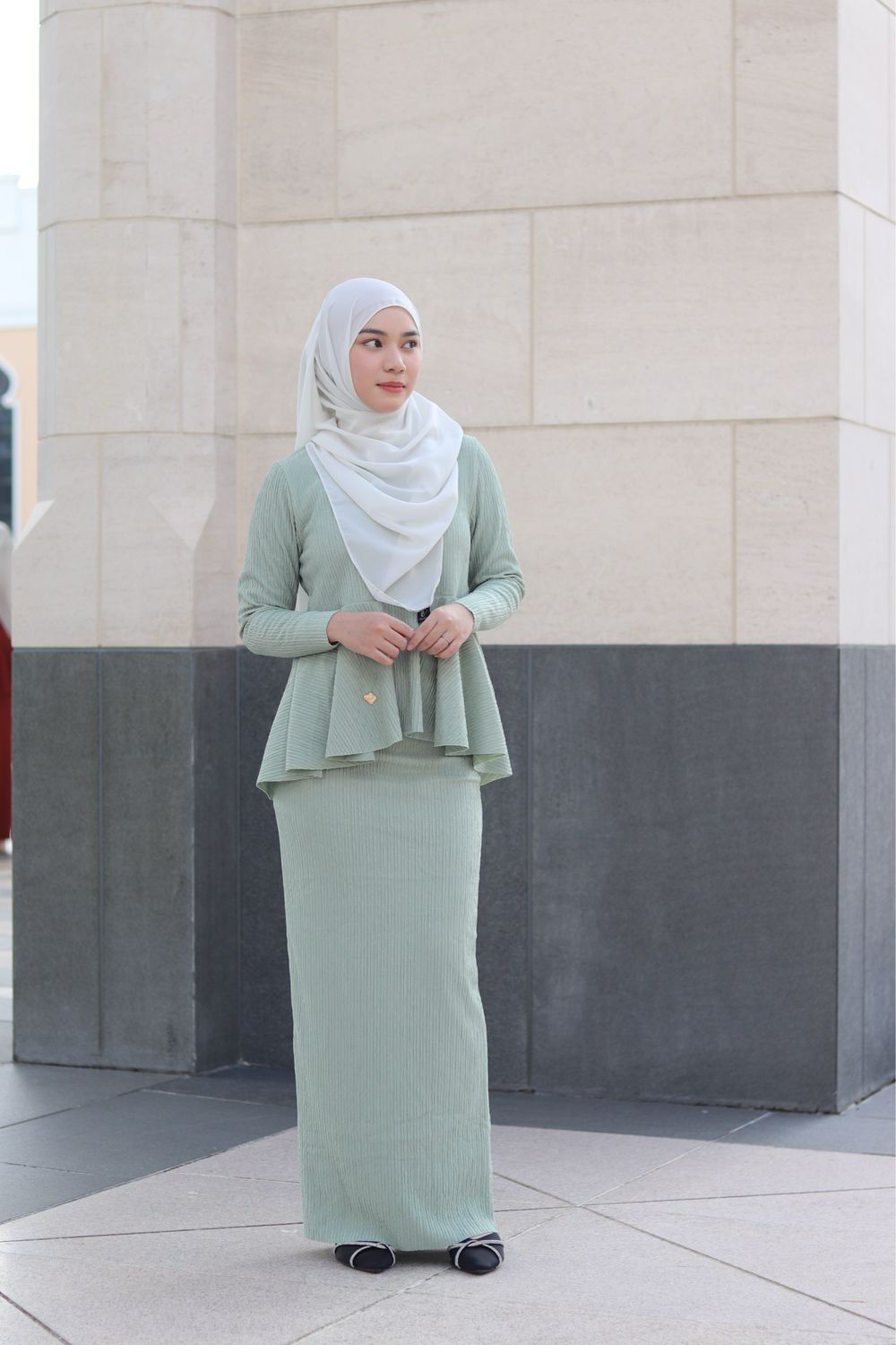 Olivia Set in Green Pear