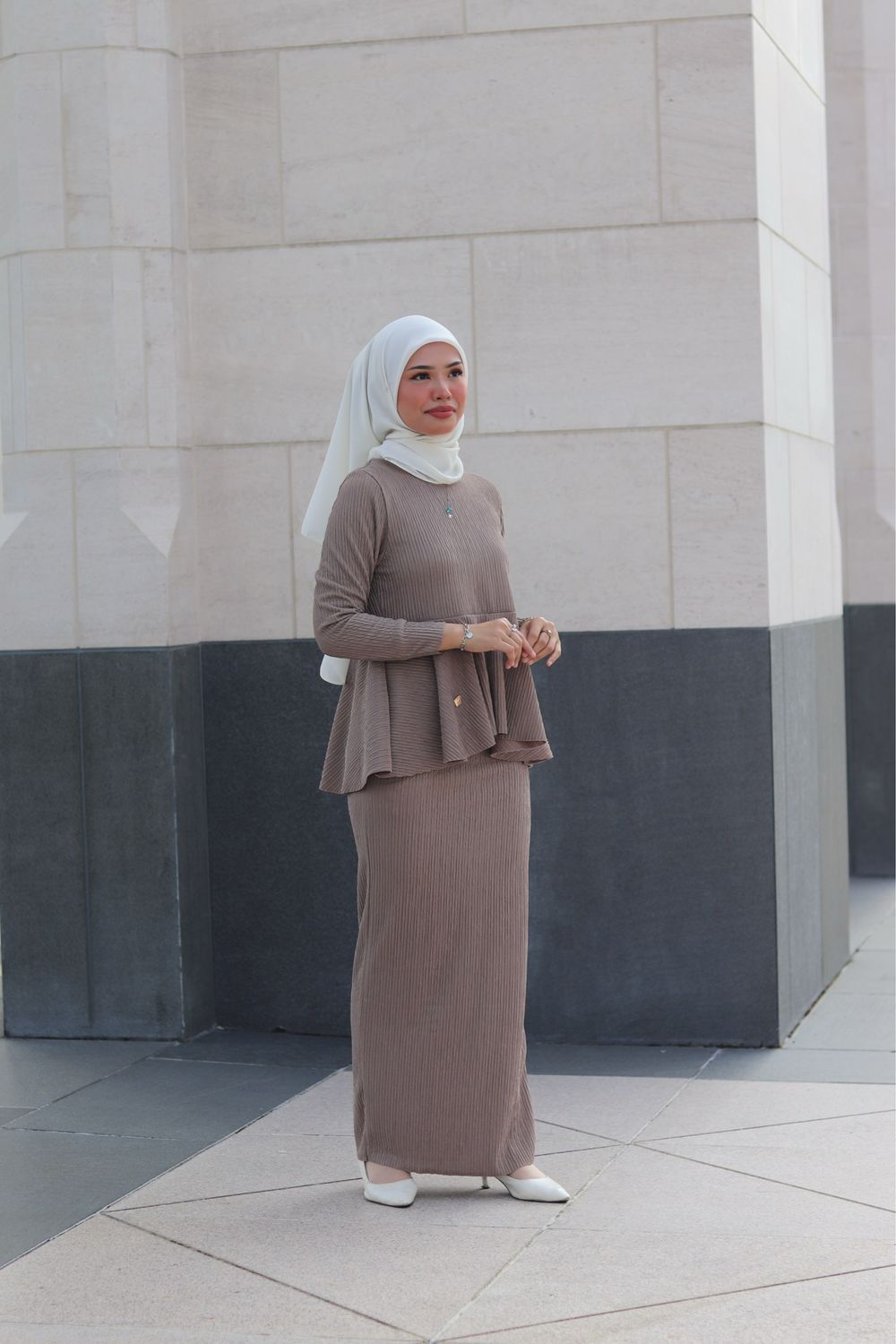 Olivia Set in Nude Latte