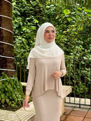 Adela Set in Ivory