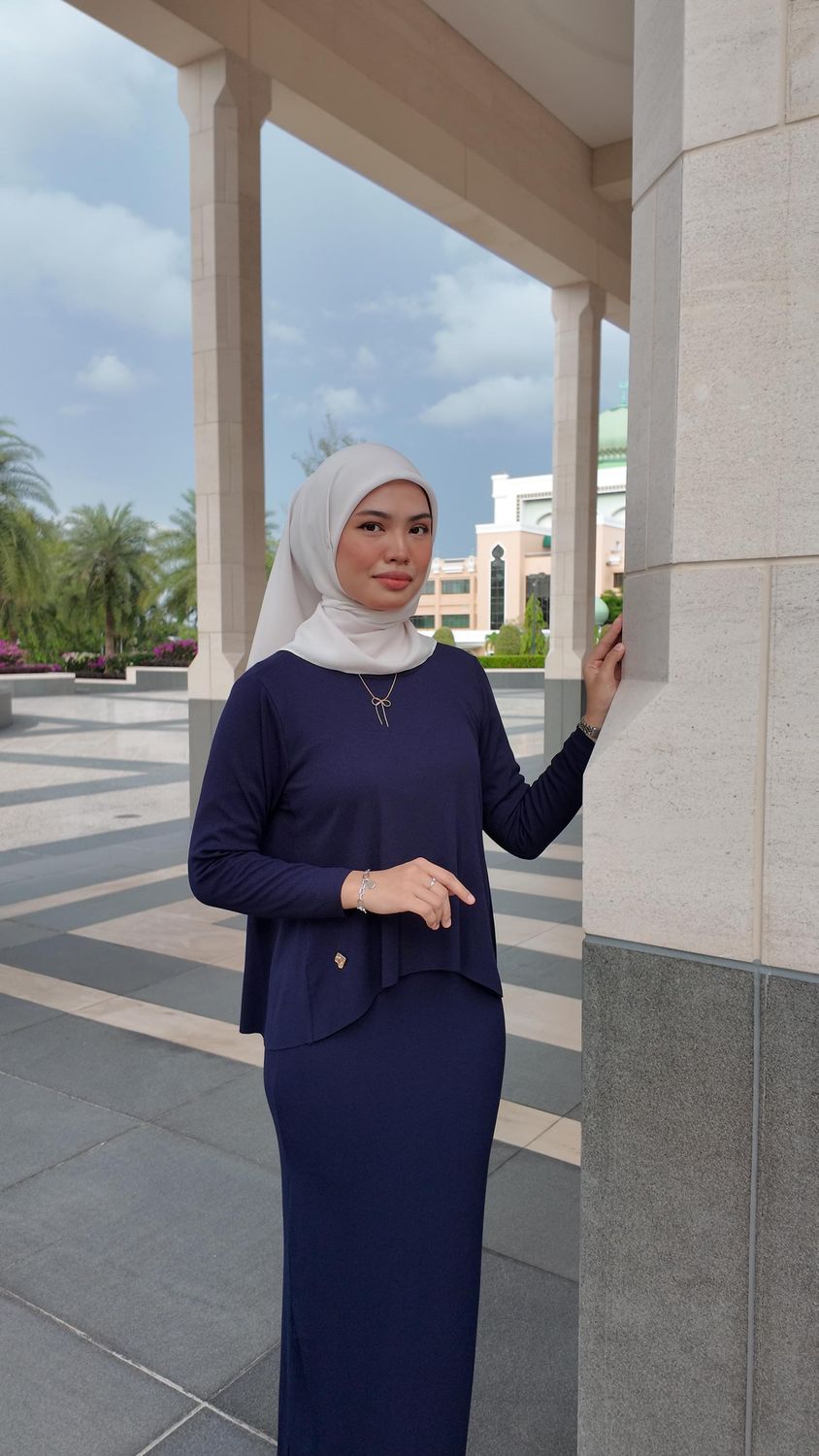 Adela Set in Deep Navy
