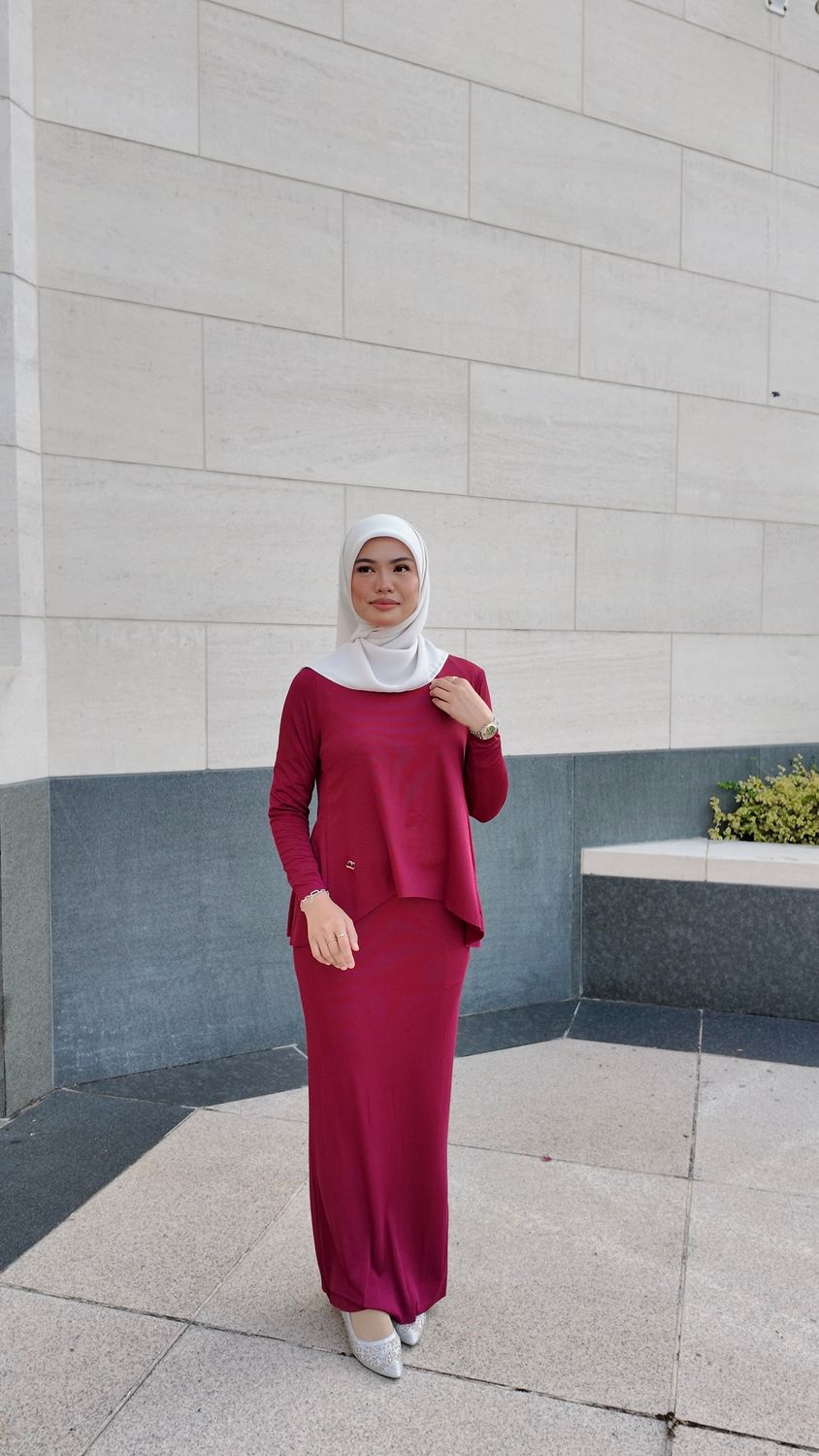 Keyla Set in Burgundy
