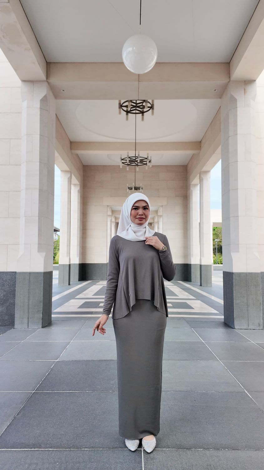 Keyla Set in Shallow Grey