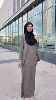 Azuha Set in Deep Nude