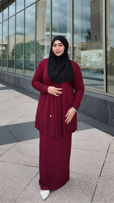 Azuha Set in Persian Red