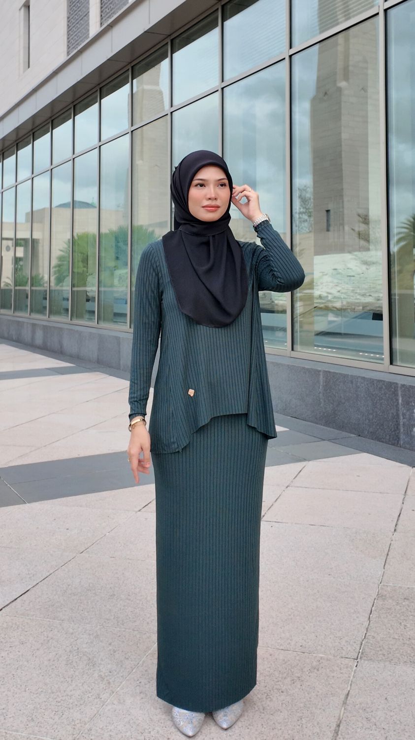 Dahlia Set in Dark Green
