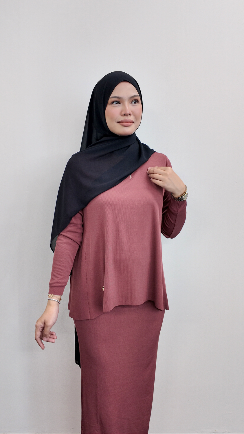 Keyla Set in Plum Rose