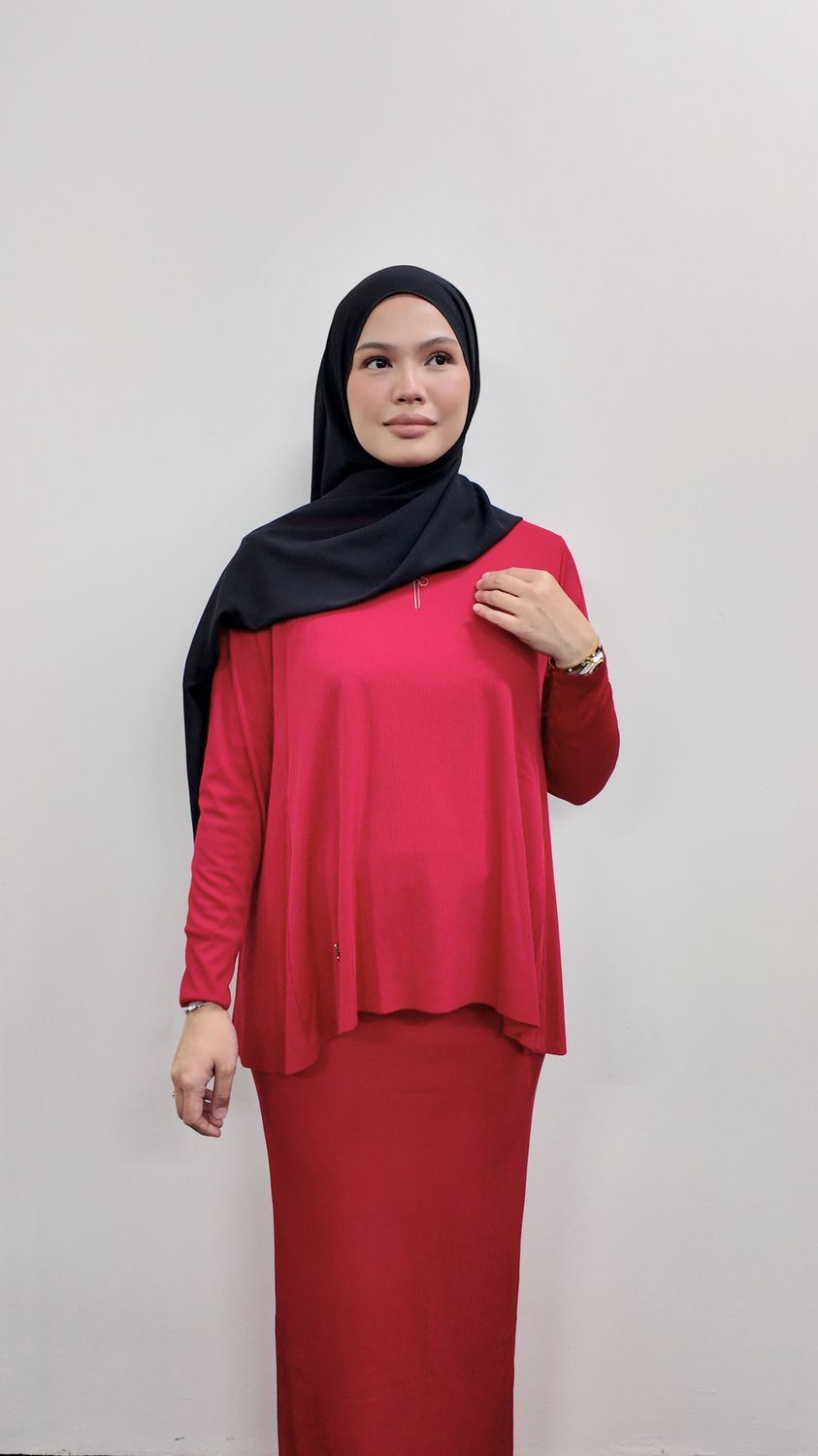 Keyla Set in Red Lava