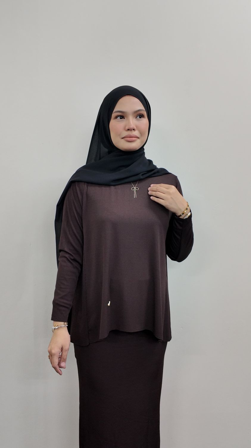 Keyla Set in Belgium Choco