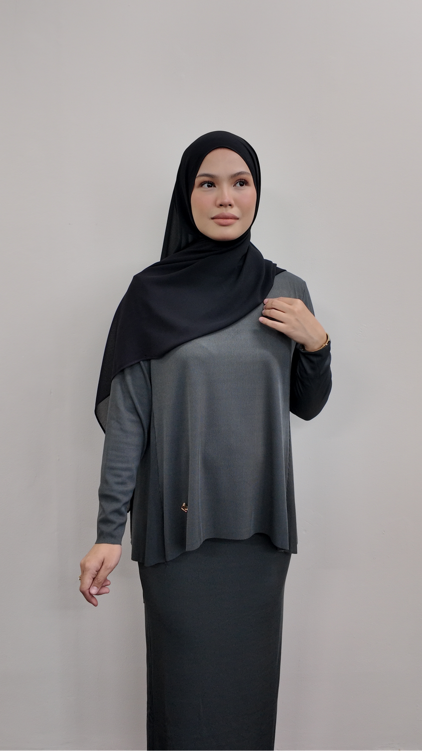 Keyla Set in Deep Charcoal