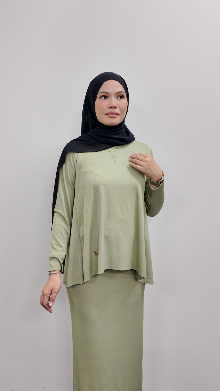 Keyla Set in Green Tea