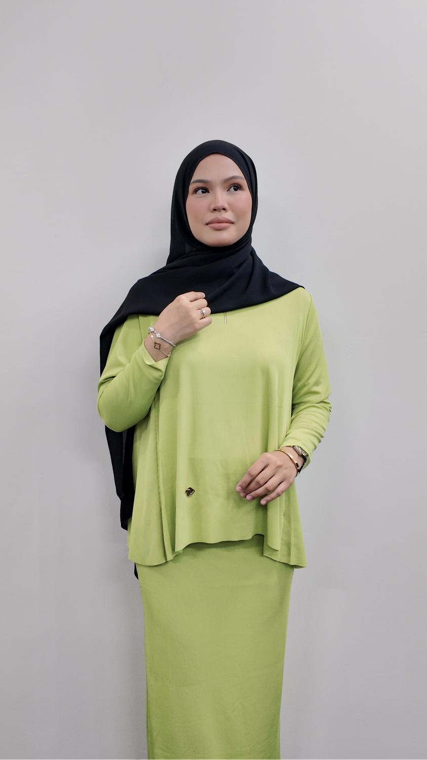 Keyla Set in Green Lime