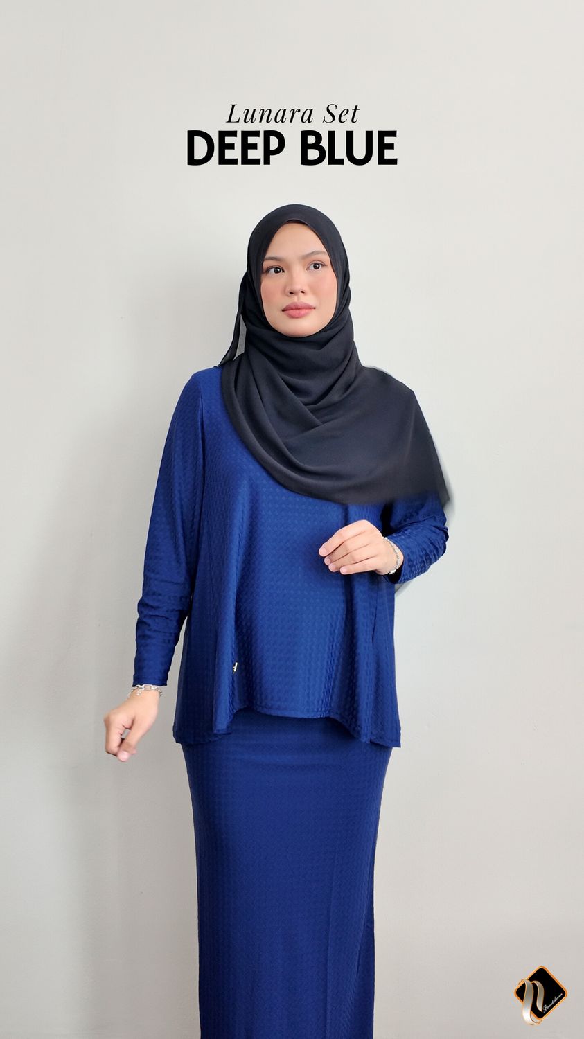 Lunara Set in Deep Blue