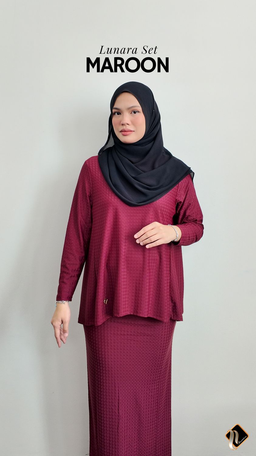 Lunara Set in Maroon