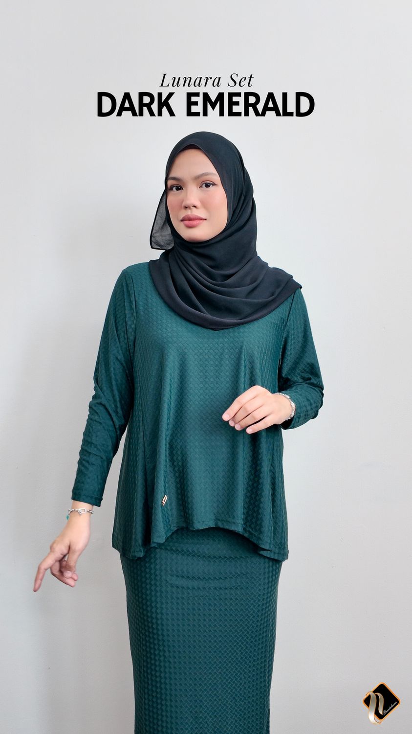 Lunara Set in Dark Emerald