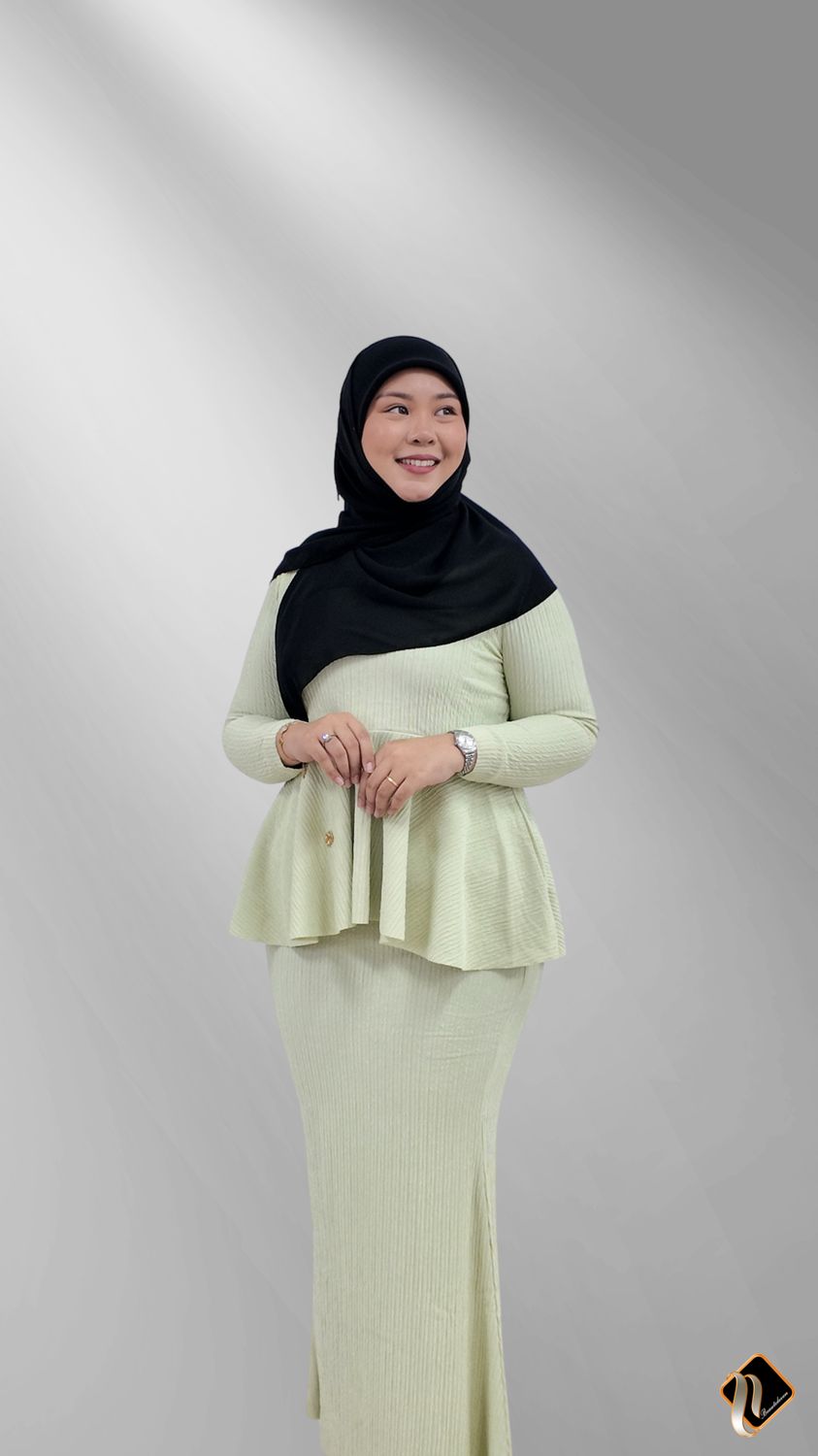 Olivia Set in Baby Lime