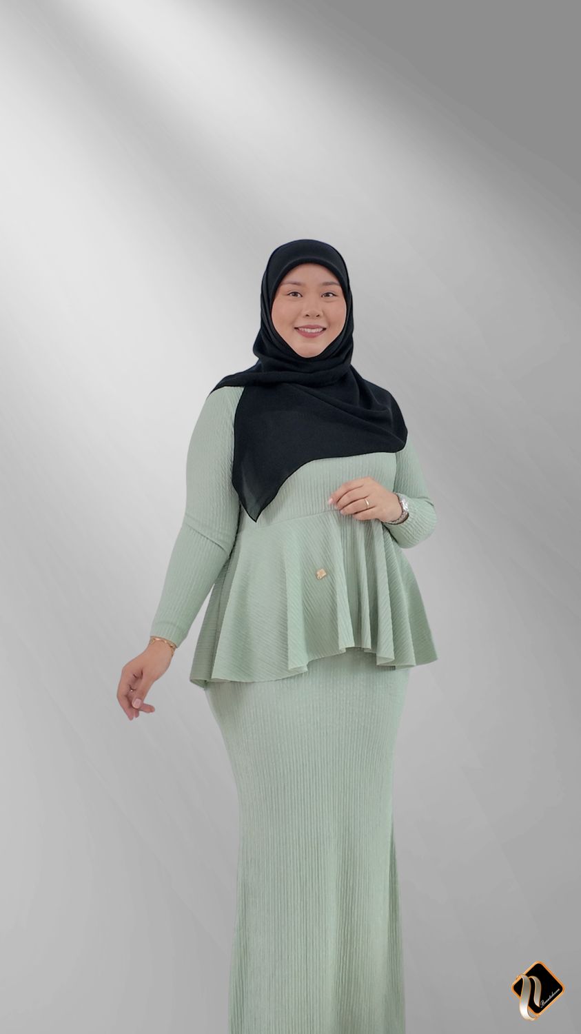 Olivia Set in Baby Green